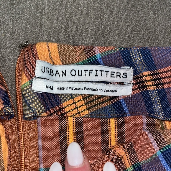 Urban Outfitters size M, plaid mini skirt - Picture 6 of 7
